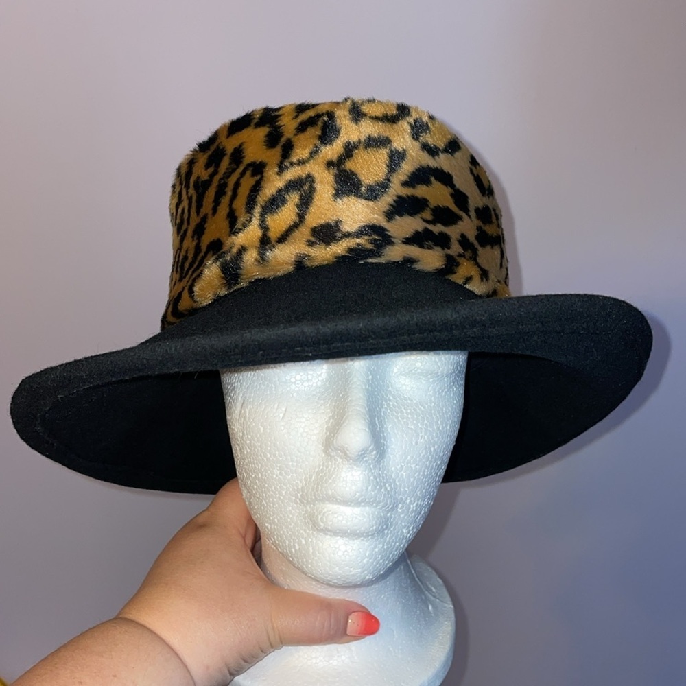 Betmar Wool Vintage Union Made Black With Animal Print Faux Fur Hat Band